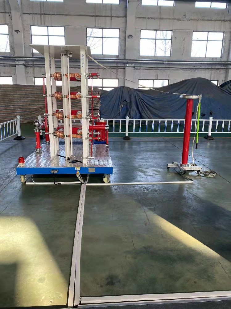 冲击电压发生器